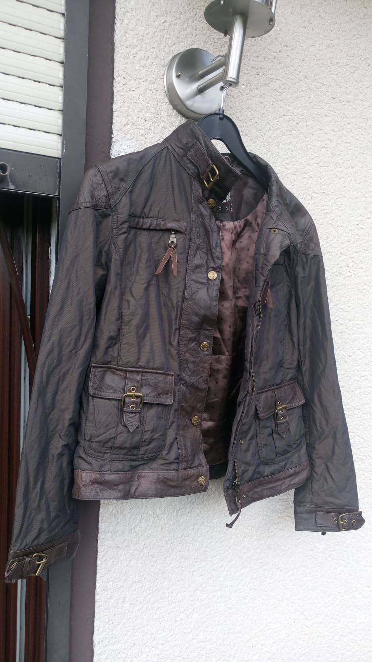 Jacke im Bikerstil