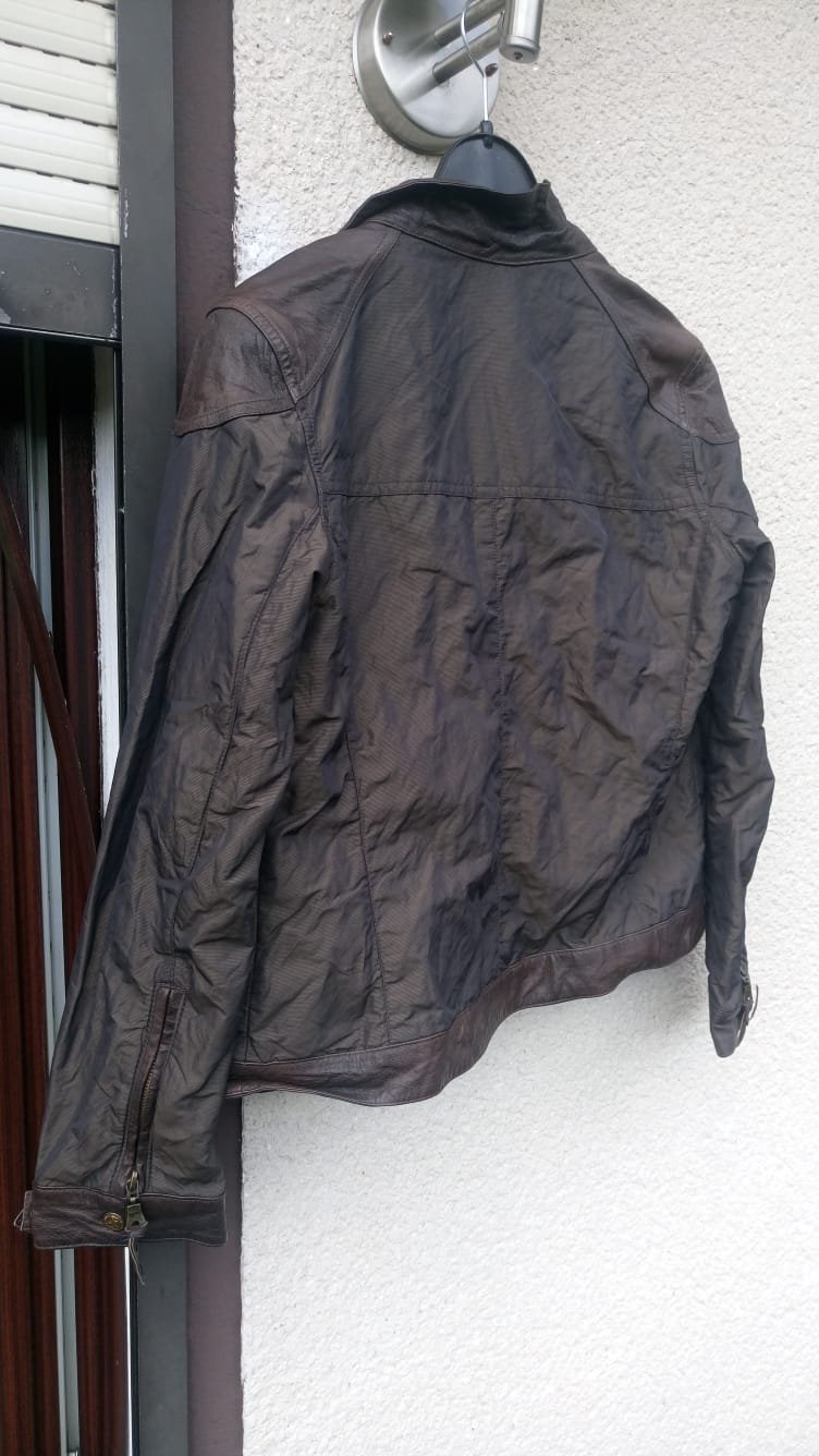 Jacke im Bikerstil