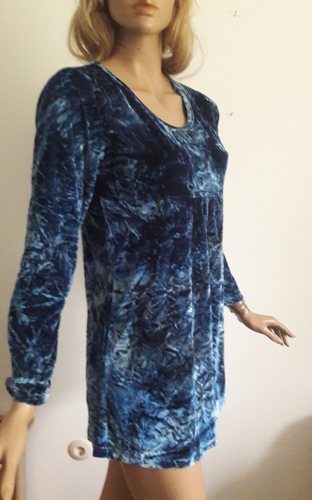 Nachtblaue Tunika/Kleid Pannesamt gebatikt