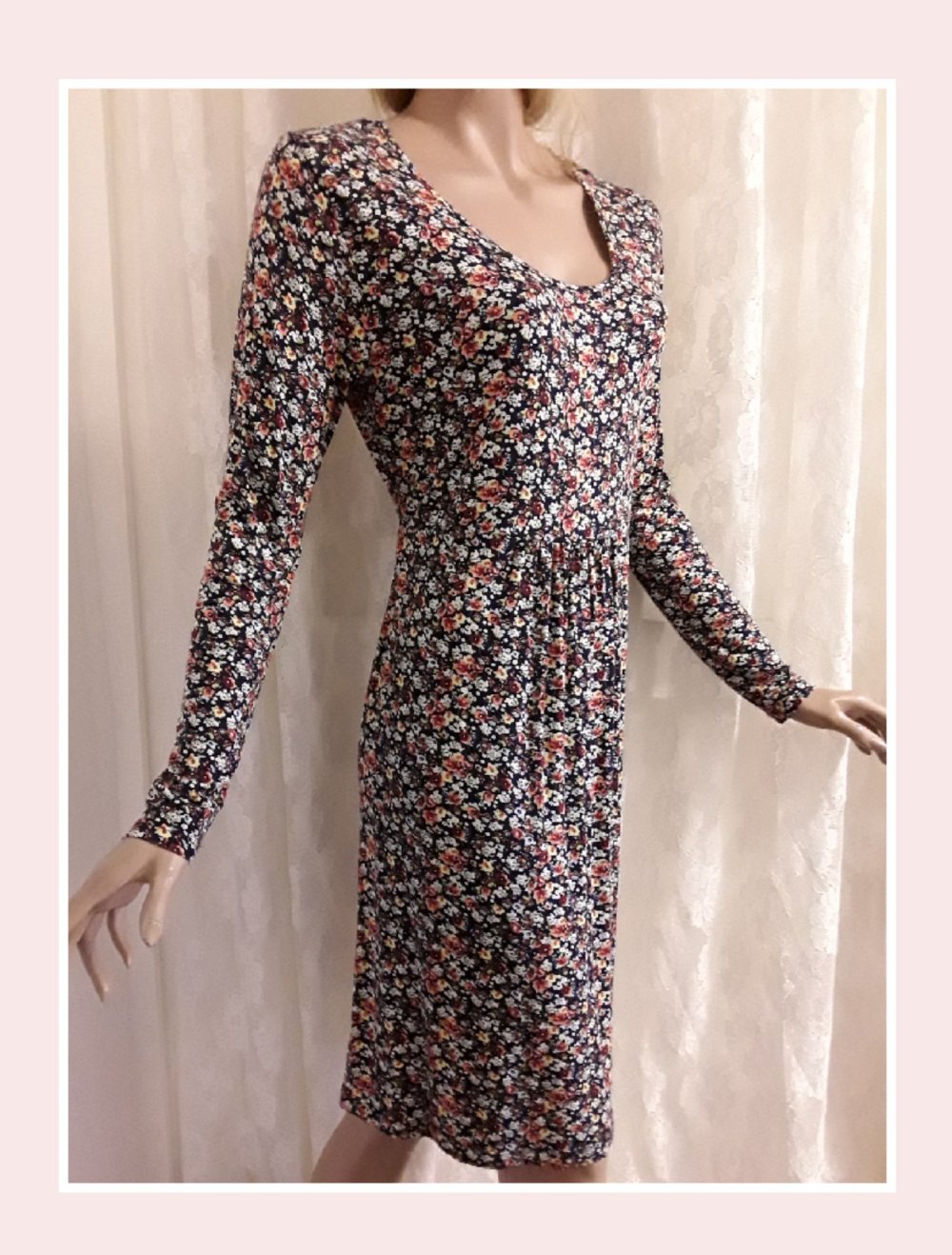 niedliches Streublümchen-Kleid