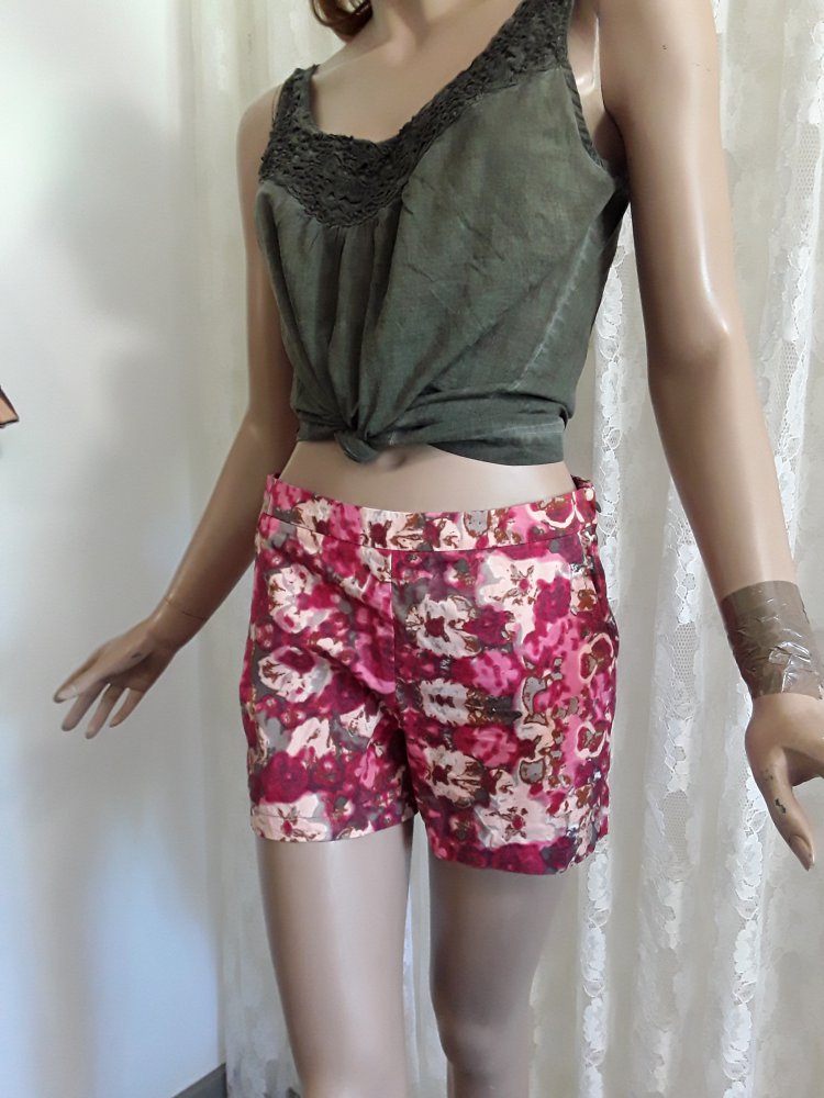 Hot Pants in schönen Farben 