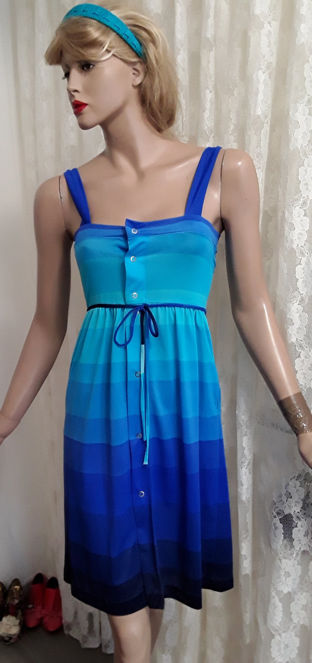 Strandkleid in den Farben des Meeres