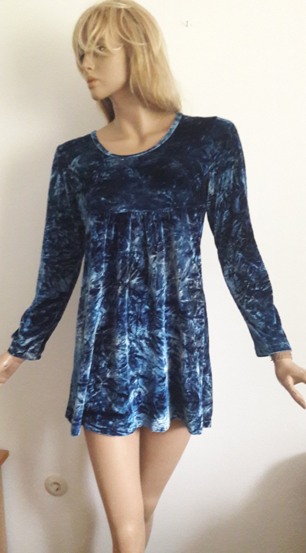 Nachtblaue Tunika/Kleid Pannesamt gebatikt