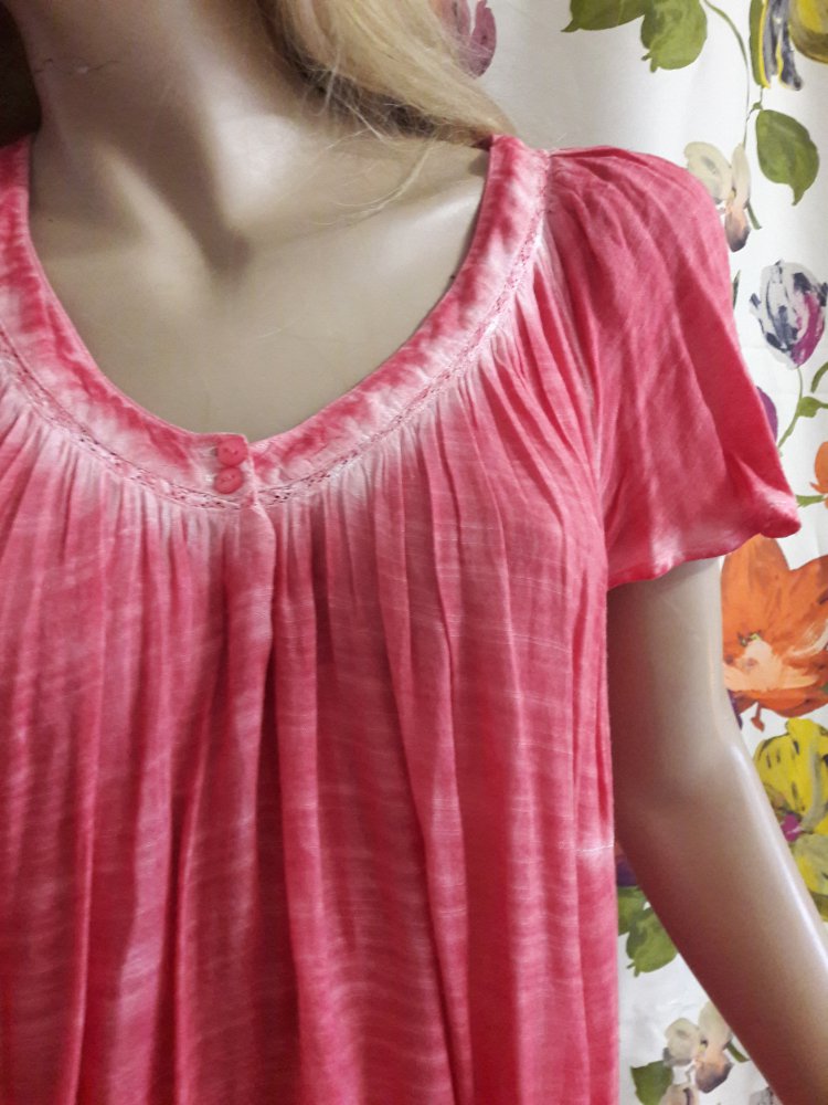 Luftiges Kleid leicht gebatikt