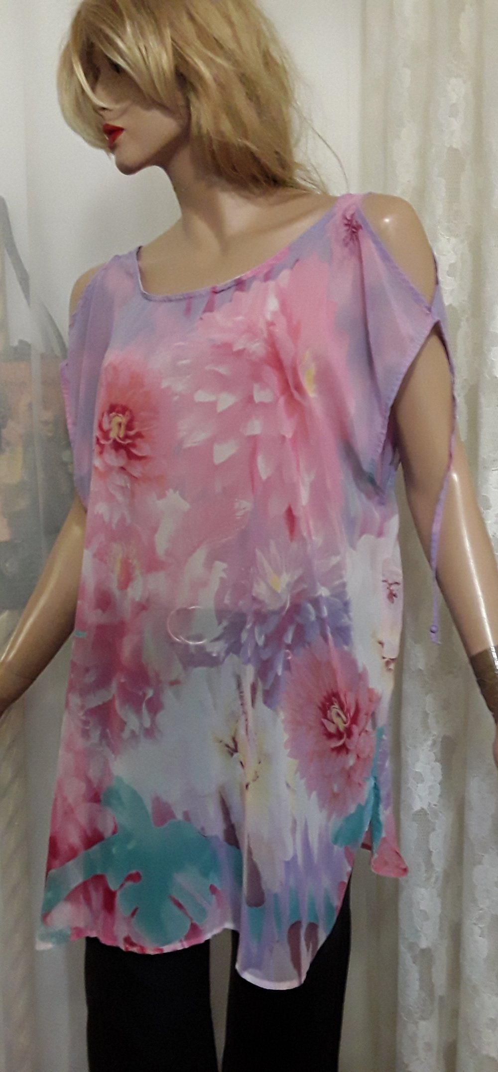 Luftige Long-Bluse mit Schulter Cutout 