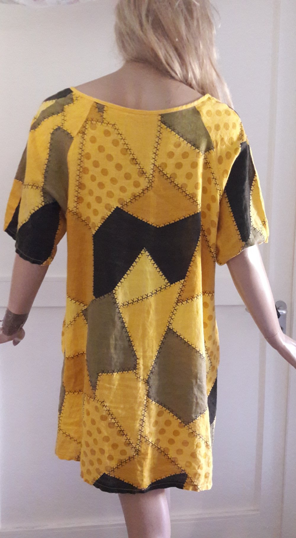 Bequemes Kleid im aktuellem Maisgelb Patchwork-Look