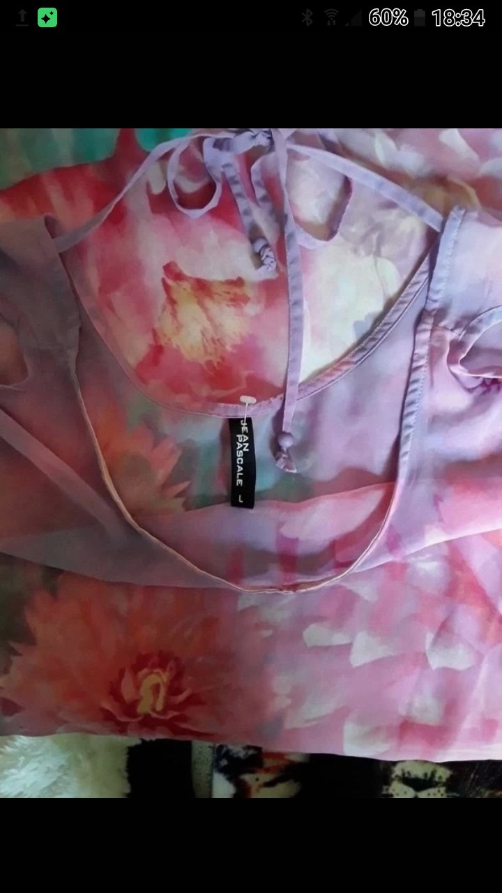 Luftige Long-Bluse mit Schulter Cutout 