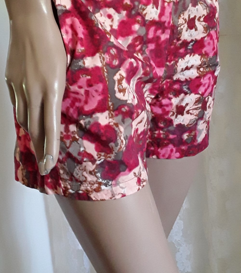 Hot Pants in schönen Farben 