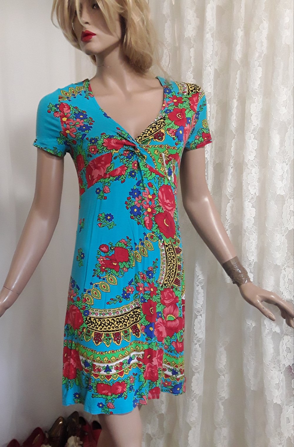 Shirt-Kleid in tollen Farben mit Knotenoptik am Dekolletè 36/38