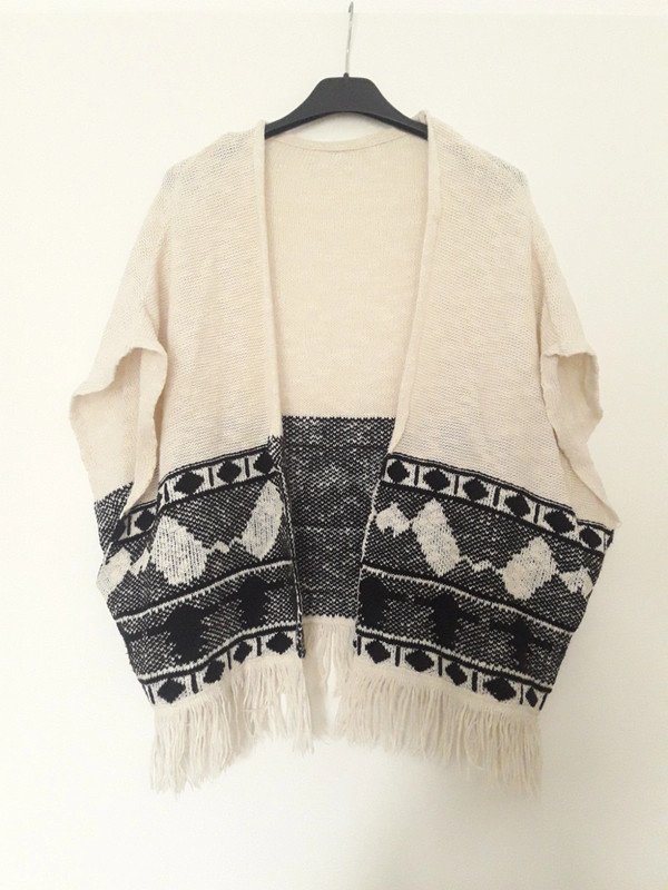Cardigan Ponchojacke Überwurf Jäckchen Muster Fransen Creme Schwarz Gemustert Poncho Kurzarm Hippie Boho Ethno Fransen