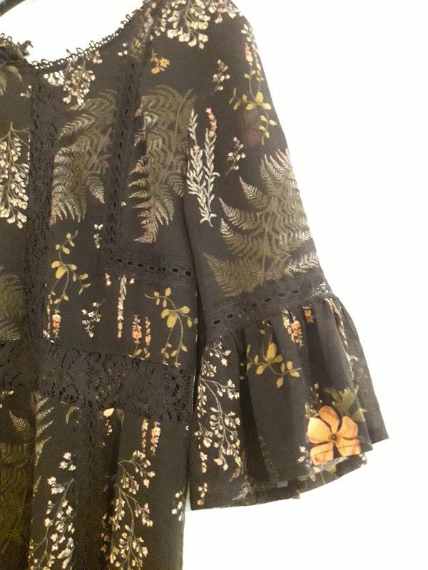 Kleid Muster Blumen Blätter Farn Herbst Herbstkleid Gemustert Grün Natur Pflanzen Witchy Wald Verziert
