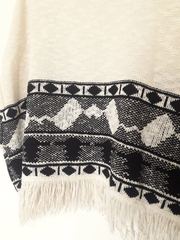 Cardigan Ponchojacke Überwurf Jäckchen Muster Fransen Creme Schwarz Gemustert Poncho Kurzarm Hippie Boho Ethno Fransen