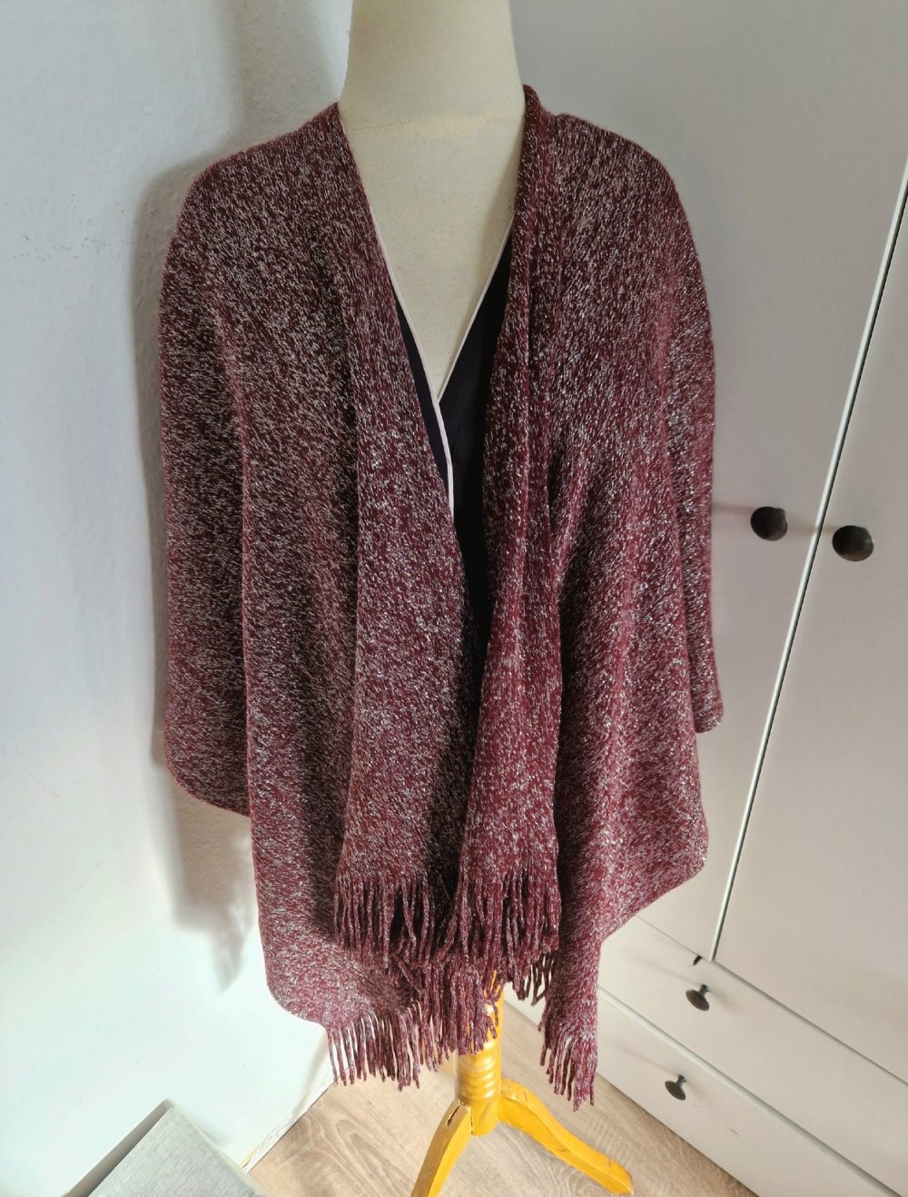 Poncho rot Glitzer