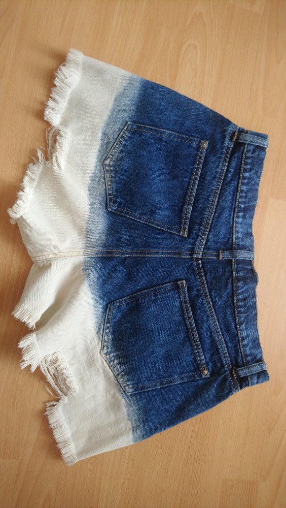 kurze Hose Hotpants Jeans dip dye, Farbverlauf, gradient blau weiß neu