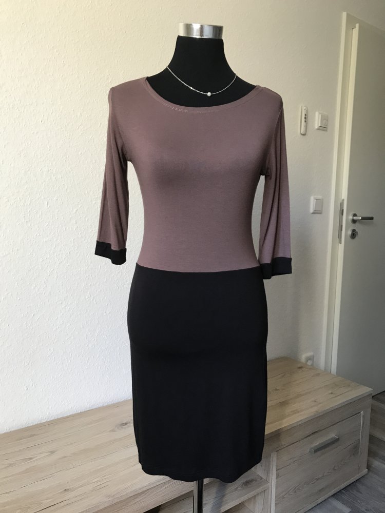 Tolles Minikleid 3/4-Arm taupe/schwarz 