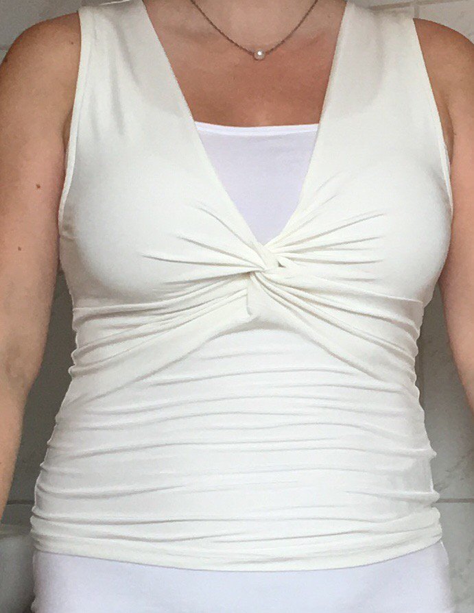 NEU: Knotenshirt cremefarben