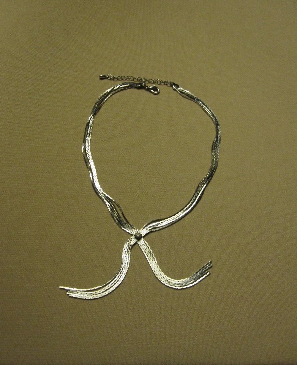 silberne verstellbare Kette mit Glitzerstein