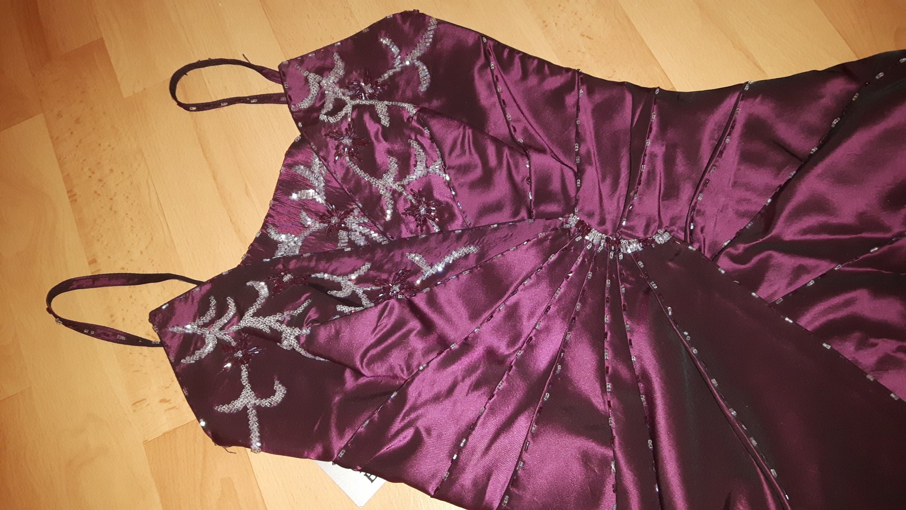Brautkleid, Verlobungskleid, Galakleid, Prinzessinnen-Kleid in der Farbe Burgunder / Weinrot