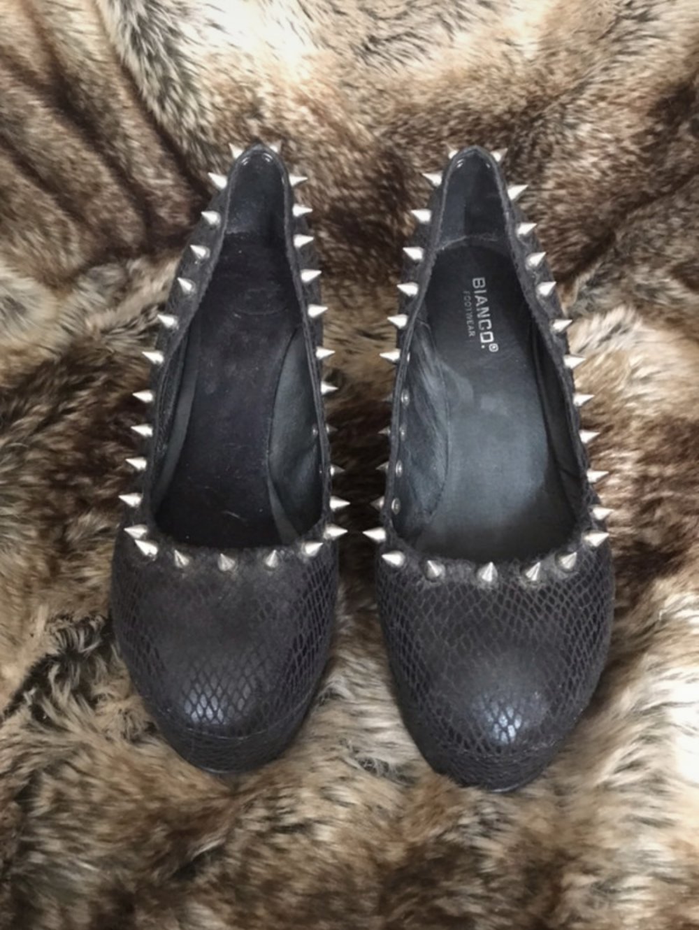 Plateauschuhe mit Nieten, Gr. 38