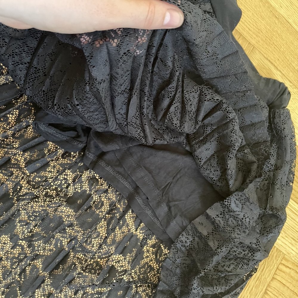 Hosenrock mit Spitze von ASOS, Gr. 38