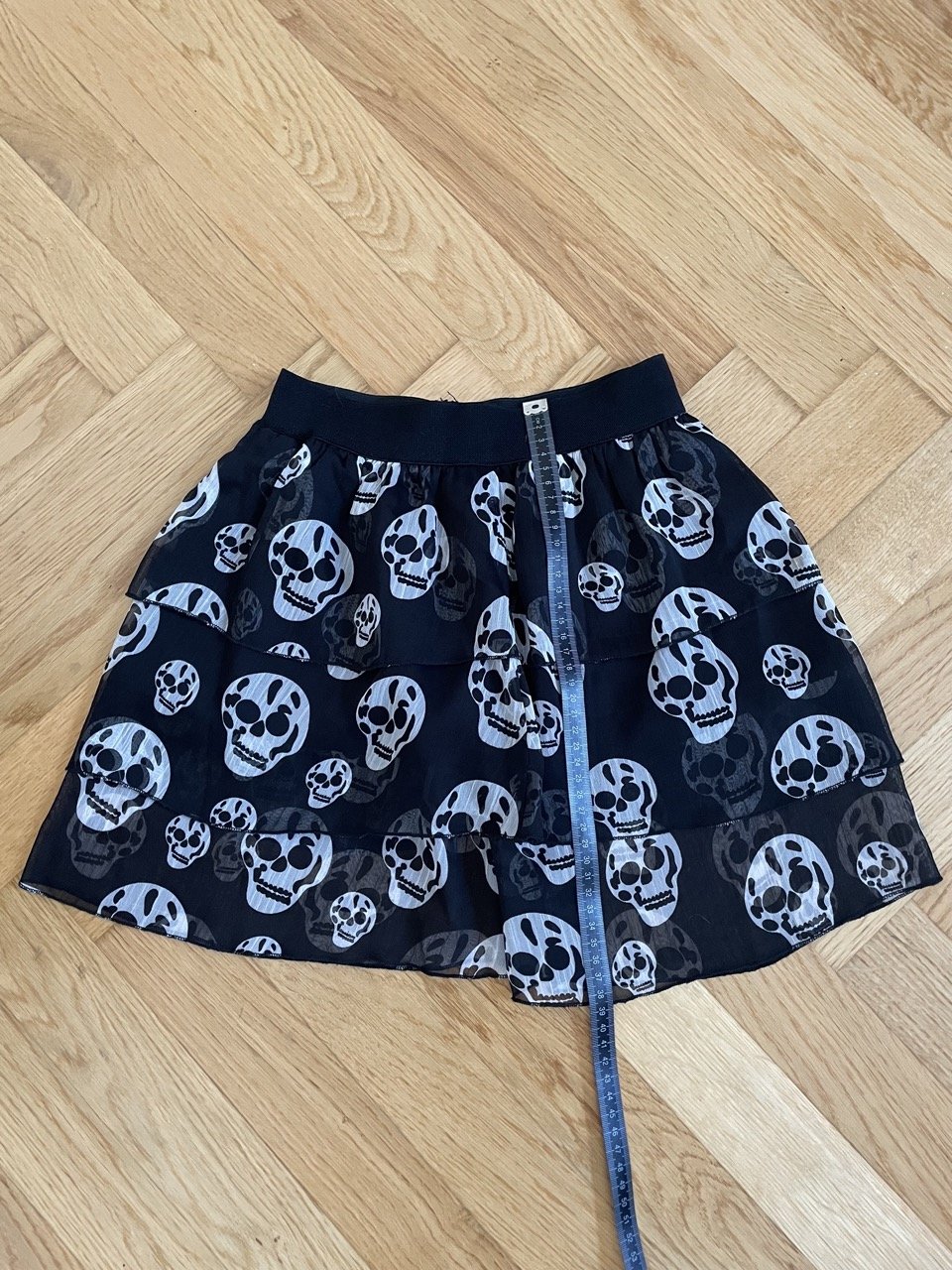 Rock mit Totenkopfmuster von Poizen Industries, Gr. 36