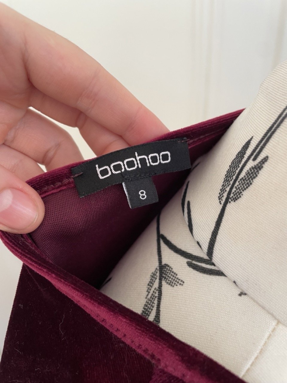 Rotes Samtkleid von boohoo/ASOS, Gr. 38/40