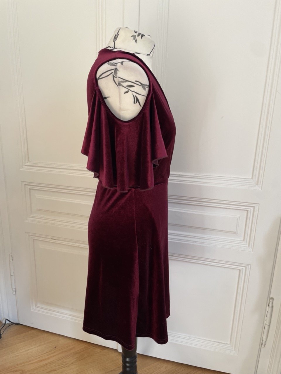 Rotes Samtkleid von boohoo/ASOS, Gr. 38/40