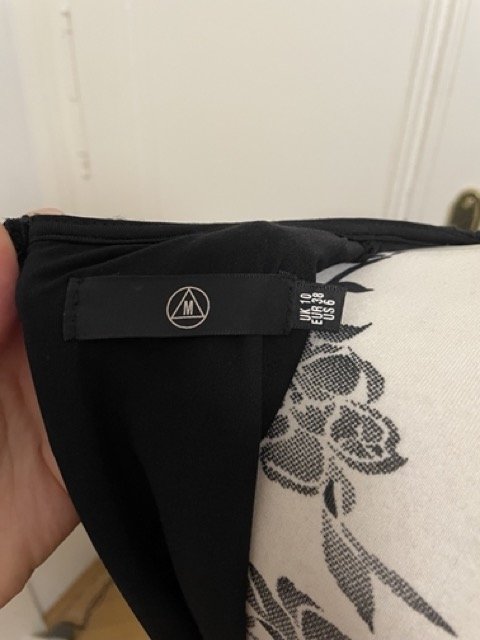 Extravagantes Spitzenkleid von Missguided, Gr. 38, gekauft bei ASOS