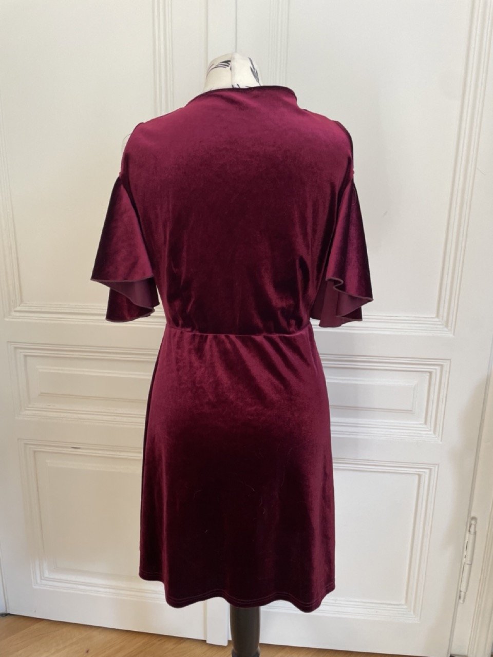 Rotes Samtkleid von boohoo/ASOS, Gr. 38/40