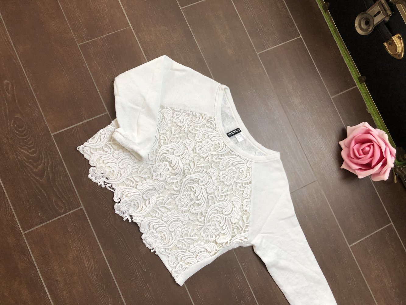 H&M Crop Pulli mit Spitze cremeweiß