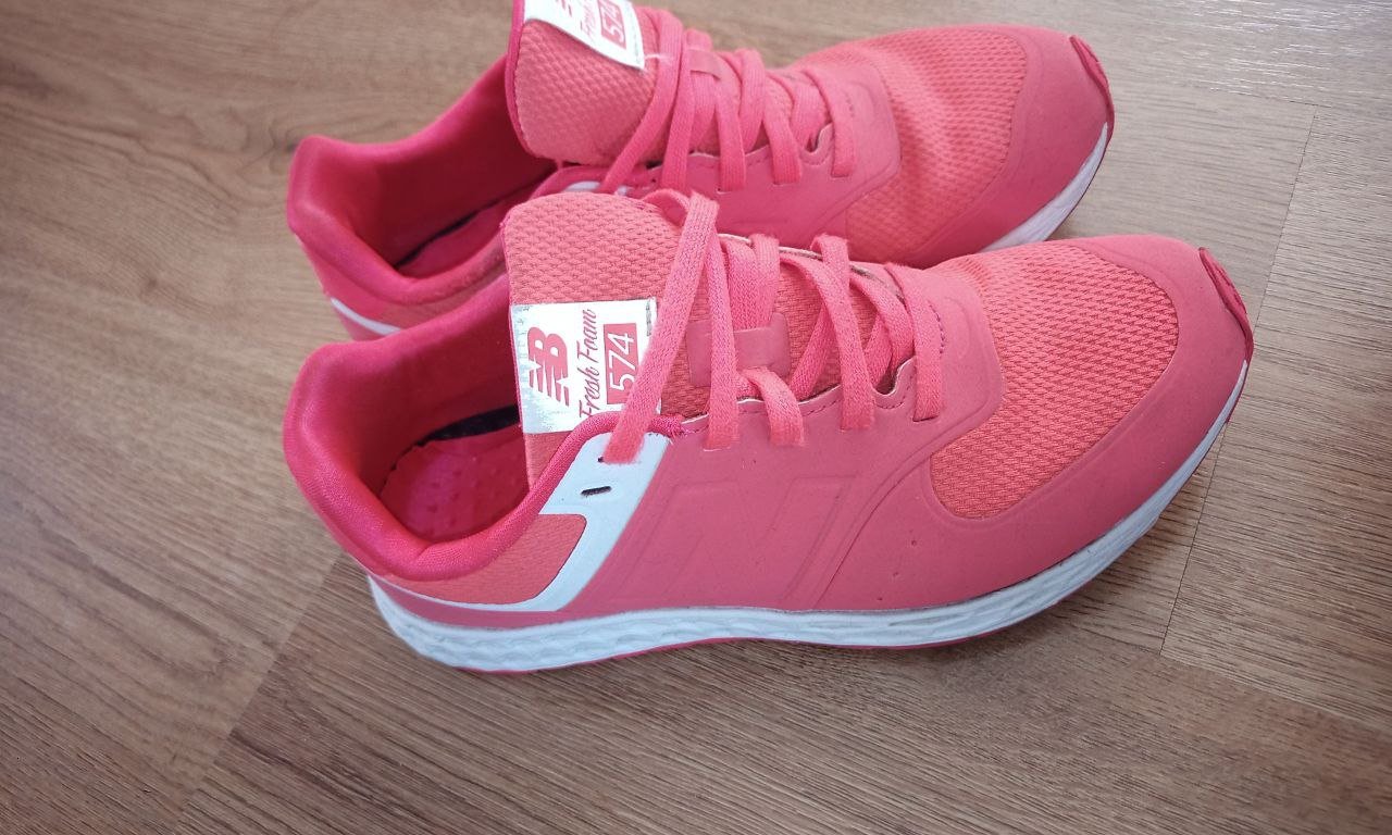 New Balance Neon Orange 37