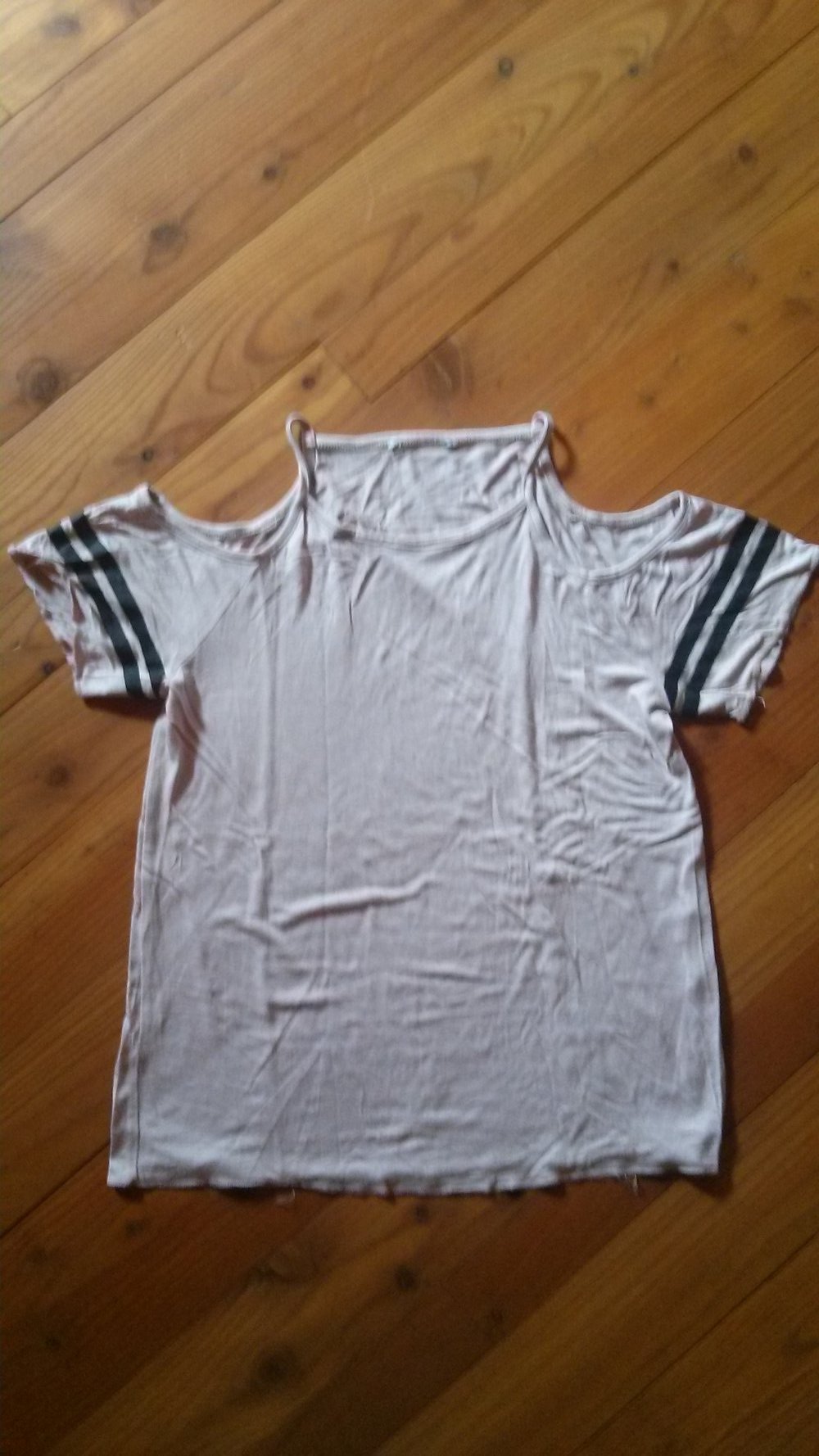 T-shirt in nude, schwarz, schulterfrei, cut-out, S, 36