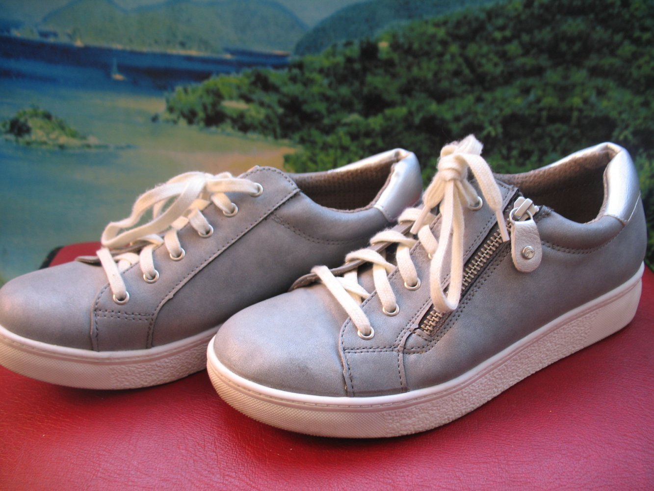 Sneakers grau