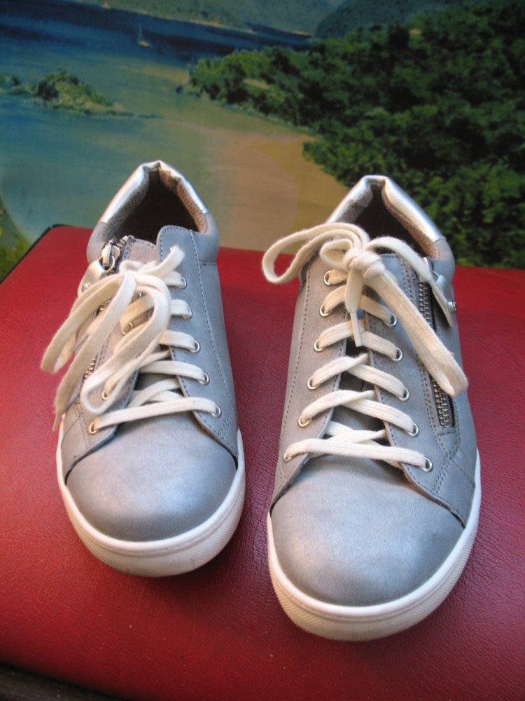 Sneakers grau