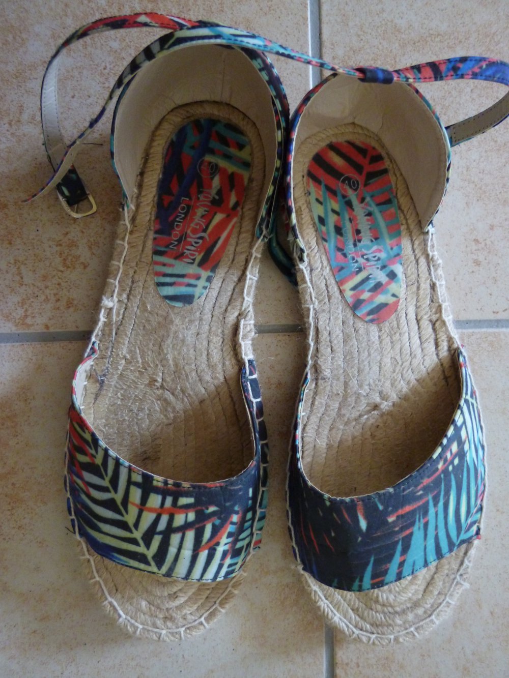 Bunte Sandalen