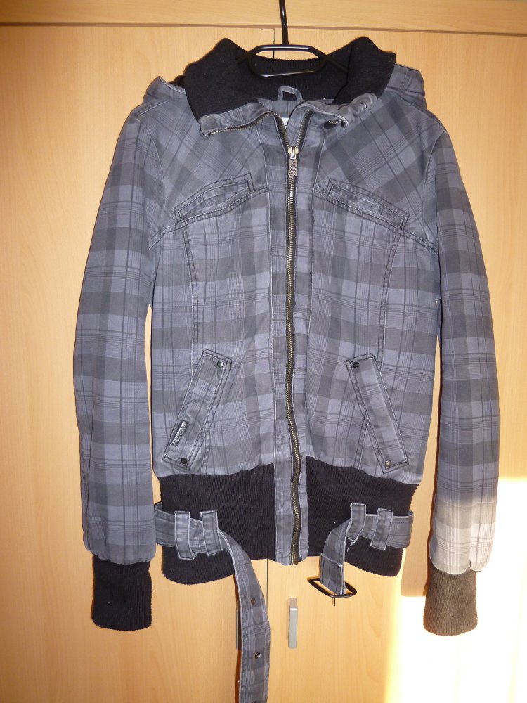 Graue Winterjacke, Größe L