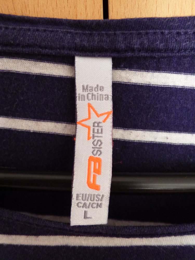 Blau-weiß gestreiftes Shirt mit 3/4-Ärmeln, Größe L
