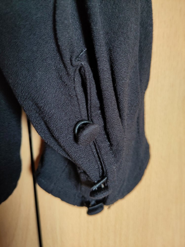 NEU Schwarze, lange Bluse, Größe 42