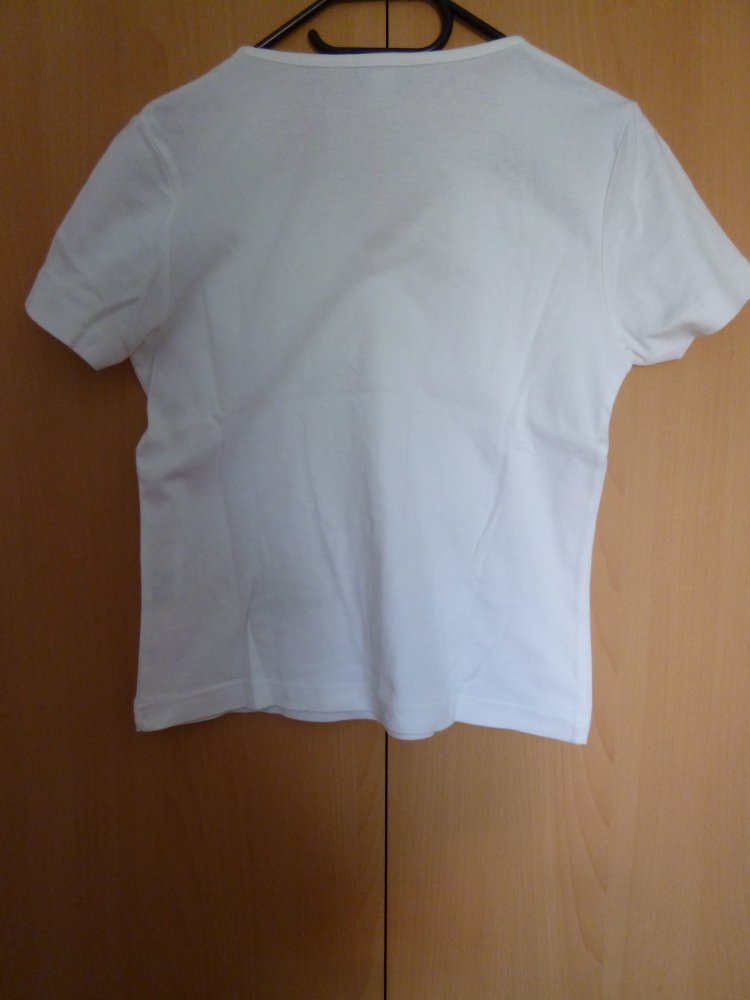 Weißes T-Shirt mit V-Ausschnitt