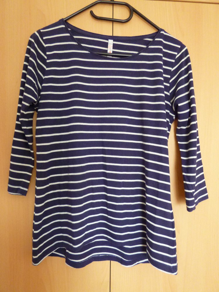 Blau-weiß gestreiftes Shirt mit 3/4-Ärmeln, Größe L