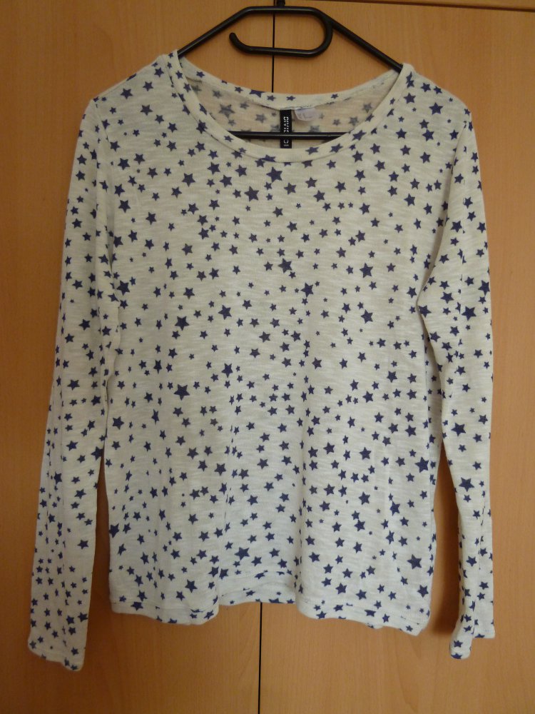 Helles langärmeliges Shirt mit blauen Sternen, Größe M