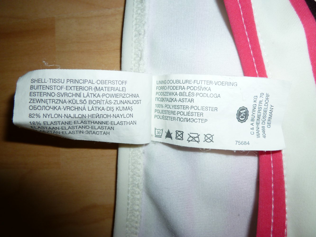 Buntes (schwarz, weiß, grün, pink) gestreiftes Bikini-Unterteil/Bikinihose, Größe 170/176