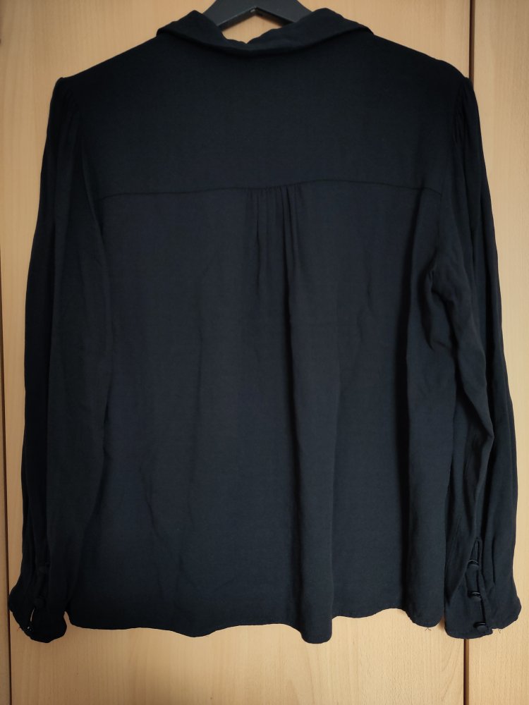 NEU Schwarze, lange Bluse, Größe 42