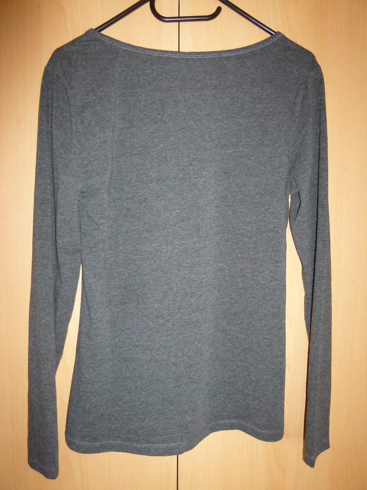 Graues langärmliges Shirt, Größe XL (fällt kleiner aus)