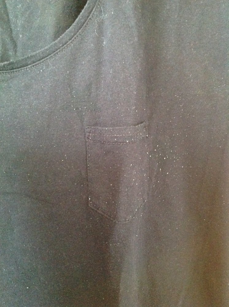Schwarzes Shirt mit Sternen