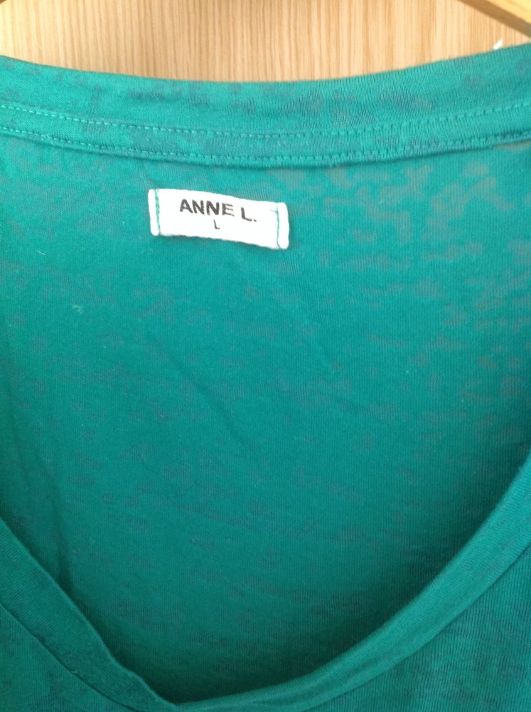 Grasgrünes Shirt
