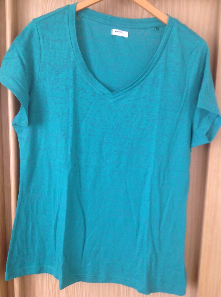 Grasgrünes Shirt