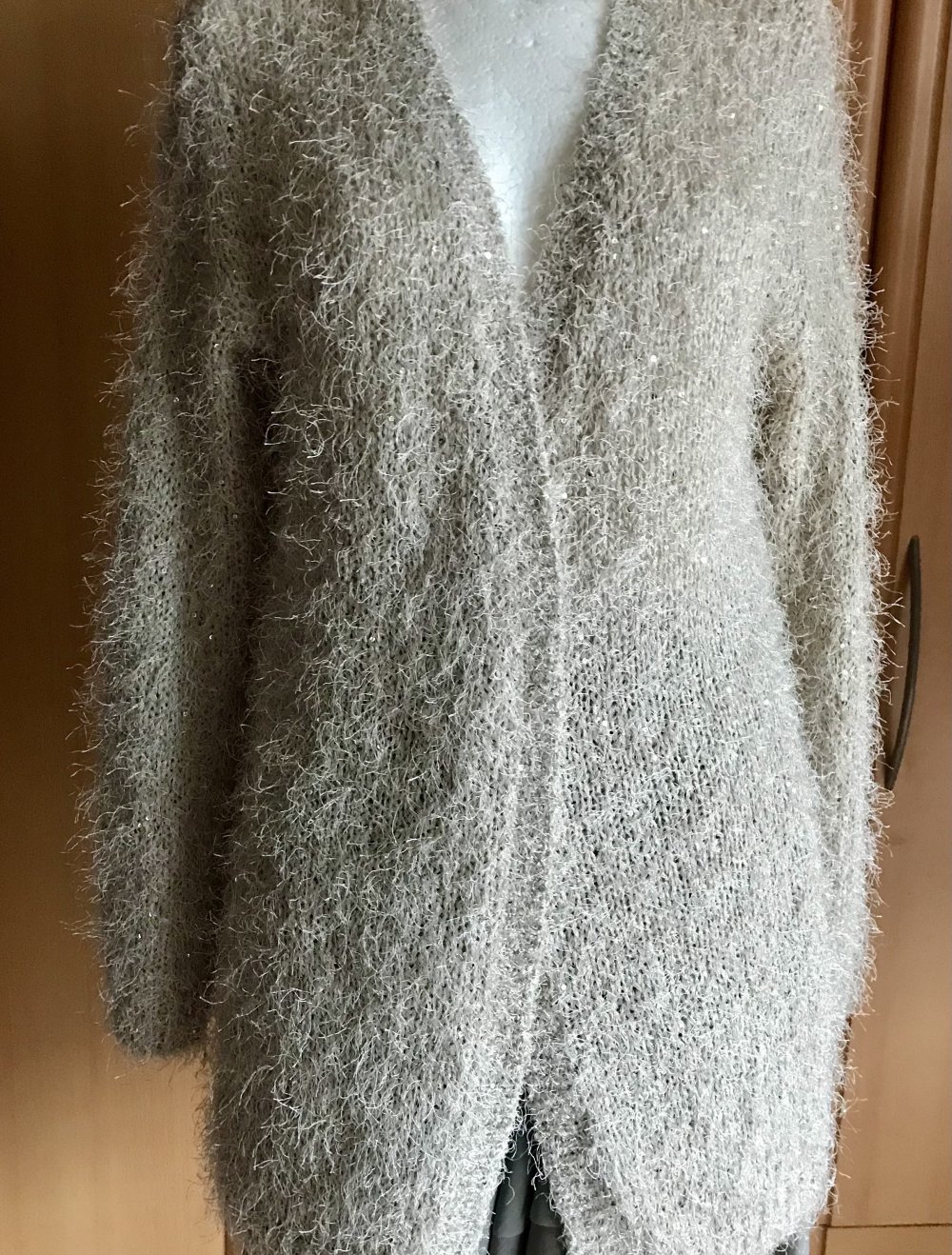 Long Strickjacke aus Kuschelgarn mit Pailletten Gr.XS,Neu ungetragen