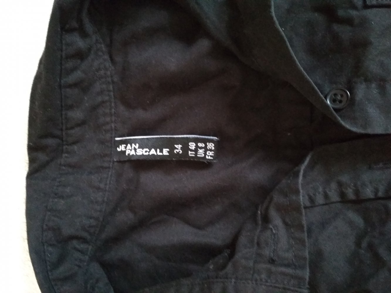 Bluse Schwarz mit Aufnäher Gr. 34 Marke Jean Pascale