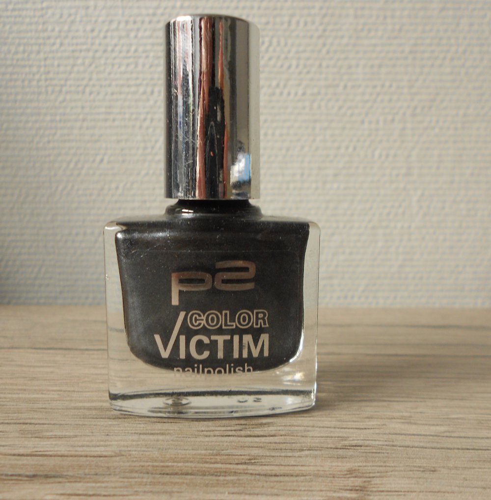 Nagellack dunkelgrau mit Schimmer P2 Color Victim #209 spacy